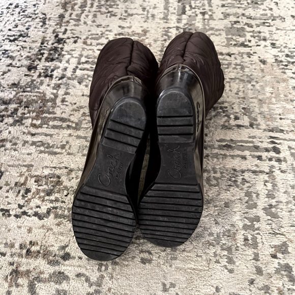 📦SOLD📦Women’s Coach Cantina A7368 wedge puffer Monogram boots. Size 8 - Picture 6 of 7